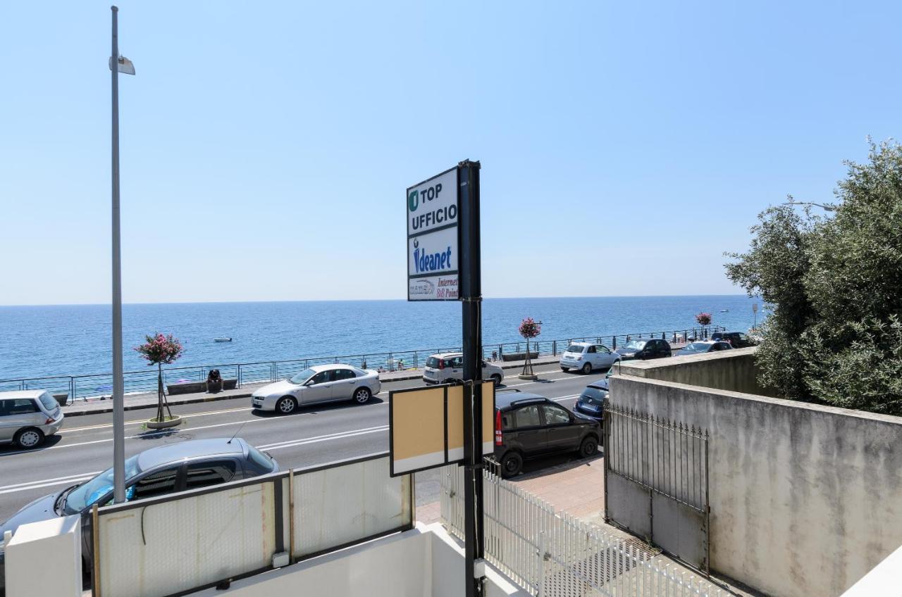 Marina D'Agro Residence Santa Teresa Di Riva Exterior photo